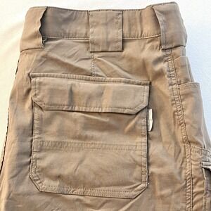 Duluth Trading Shorts Men Brown Dry On The Fly FLEX Cargo Work Hiking Camp Sz 42